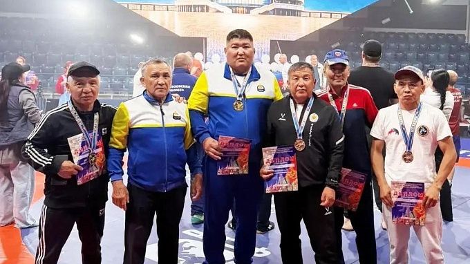 Ветераны из Бурятии выиграли 12 медалей Чемпионата России по спортивной борьбе