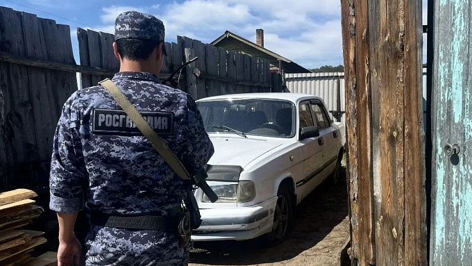 В Бурятии мстительный мужчина проткнул колеса чужой машины