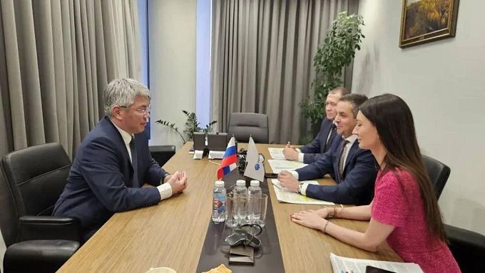 Новые автобусы, электроотопление и очистные: что обсудил глава Бурятии в Москве