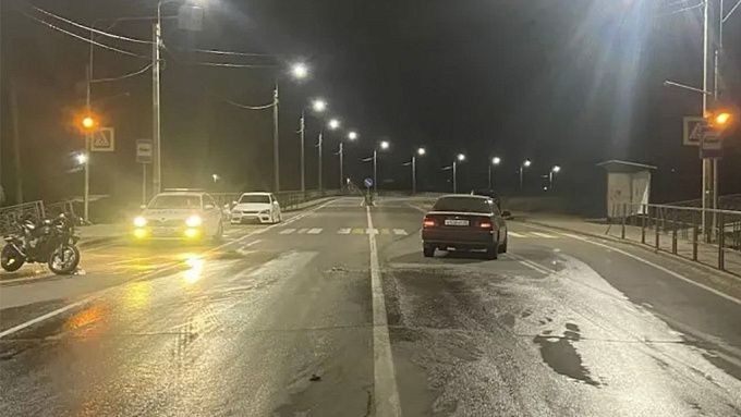 Мотоциклист и его пассажирка пострадали в аварии на трассе в Бурятии