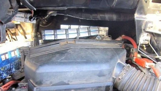 Иностранец спрятал более 400 пачек сигарет и пытался провезти их в Бурятию