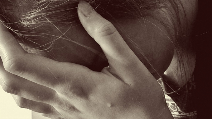 Житель Бурятии пытал и изнасиловал беременную девушку
