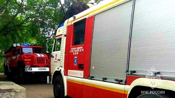 В Улан-Удэ из горящего дома спасли девять человек