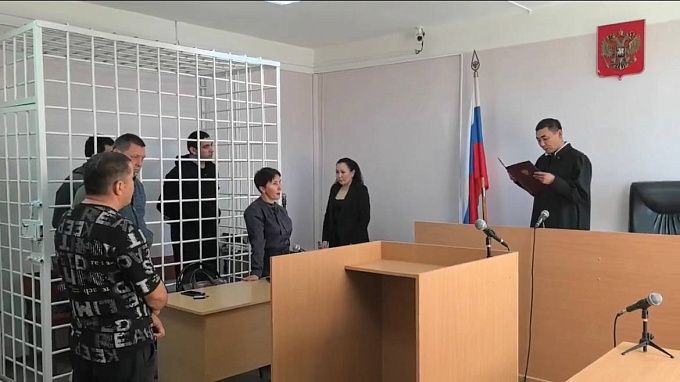 В Бурятии вынесли приговор иностранцам, незаконно перевозившим краснокнижную птицу 