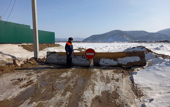 В районе Бурятии закрыли ледовую переправу