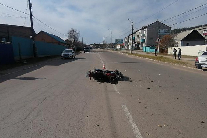 В Бурятии мотоциклист врезался в автомобиль