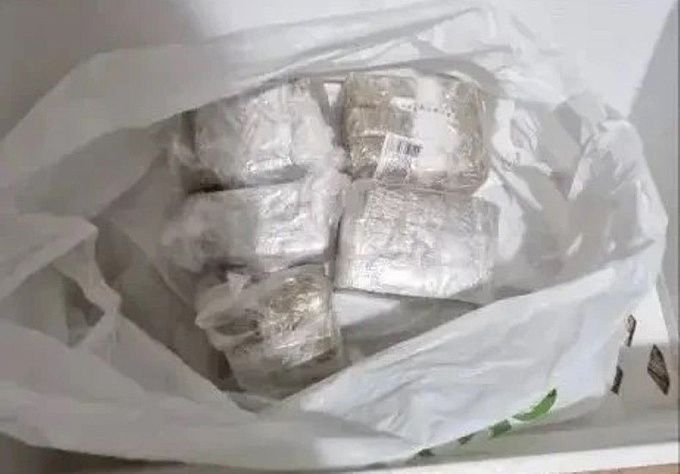 Мужчина купил наркотики в Санкт-Петербурге, чтобы продать в Улан-Удэ