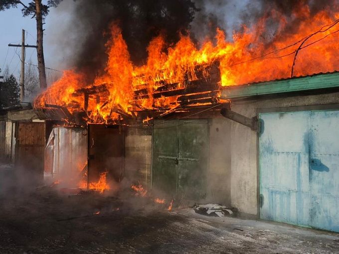 Сразу два пожара за сутки вспыхнули в селе Бурятии 