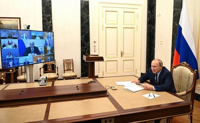 Путин выступил против введения ограничений с QR-кодами под Новый год