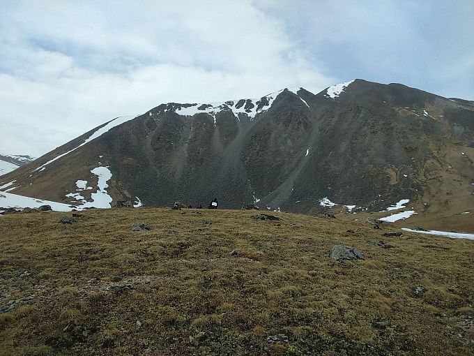 Красноярских туристов, попавших в ЧП в горах, эвакуируют в Кырен