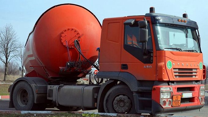 В Улан-Удэ работники нефтебазы похитили топливо почти на миллион рублей