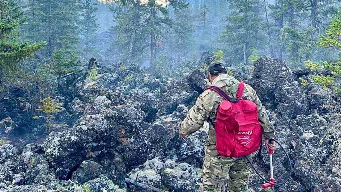 В Бурятии тушат один лесной пожар