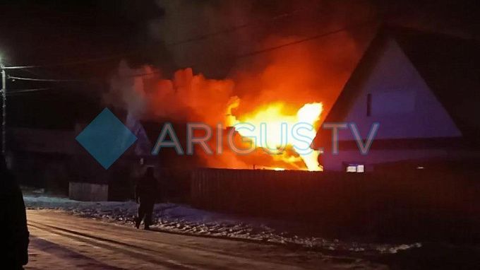 Жилой дом и надворные постройки горели в селе Бурятии
