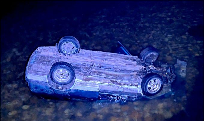 Машина с подростками съехала в Байкал