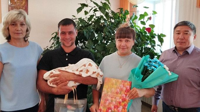 В районе Бурятии появился на свет 100-й ребенок с начала года