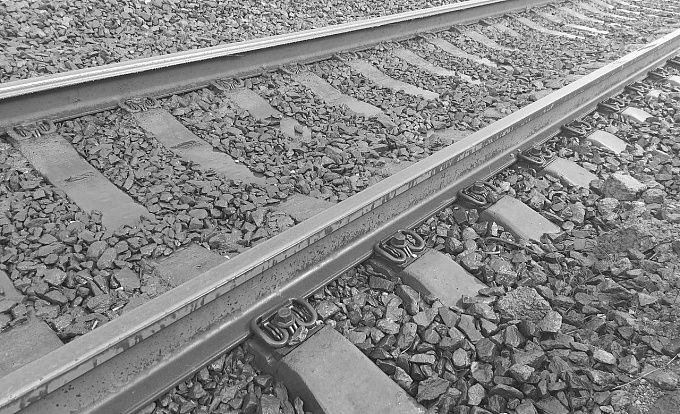 Грузовой поезд насмерть сбил мужчину в Бурятии