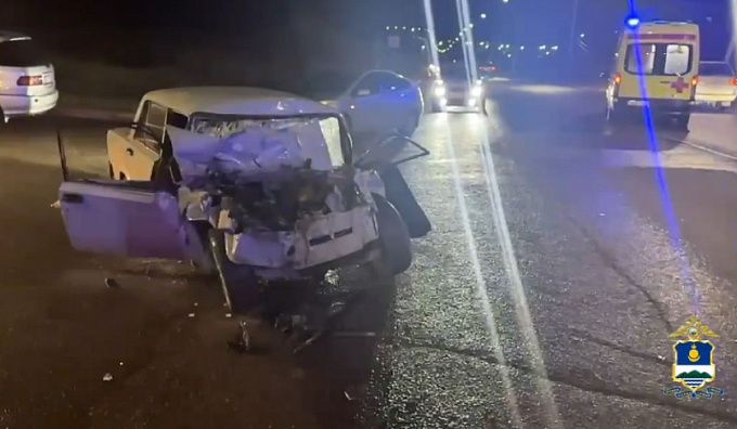 Водитель и пассажирка попали в больницу после ДТП в Улан-Удэ