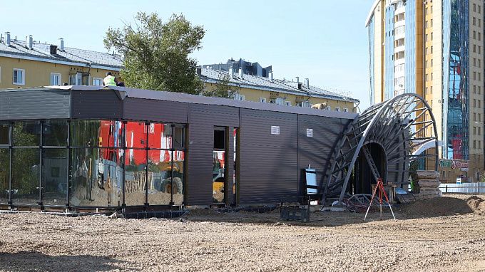 В Улан-Удэ заканчиваются работы по монтажу корпуса бегового центра ВФЛА