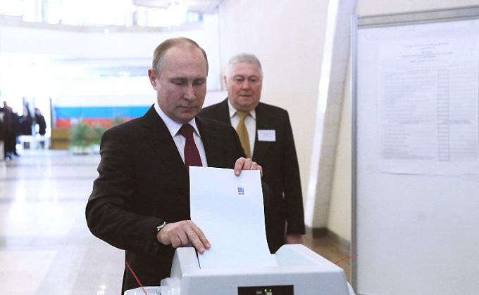После подсчета 90% бюллетеней Путин набирает 76,41% голосов