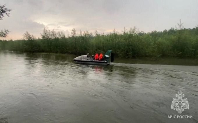 На Байкале сломался катамаран с 5 пассажирами