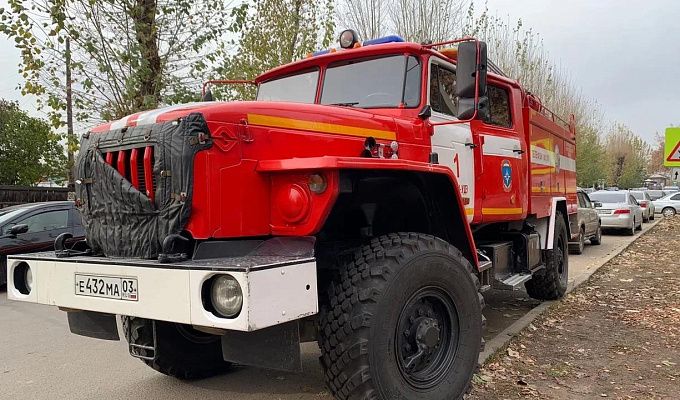 Двухэтажный дом сгорел в пригороде Улан-Удэ