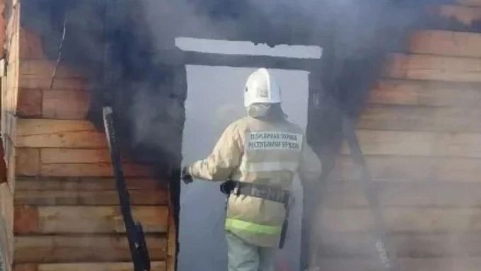 Пожарные предотвратили взрыв в селе Бурятии