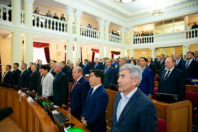 В Улан-Удэ пройдет сессия Народного Хурала 