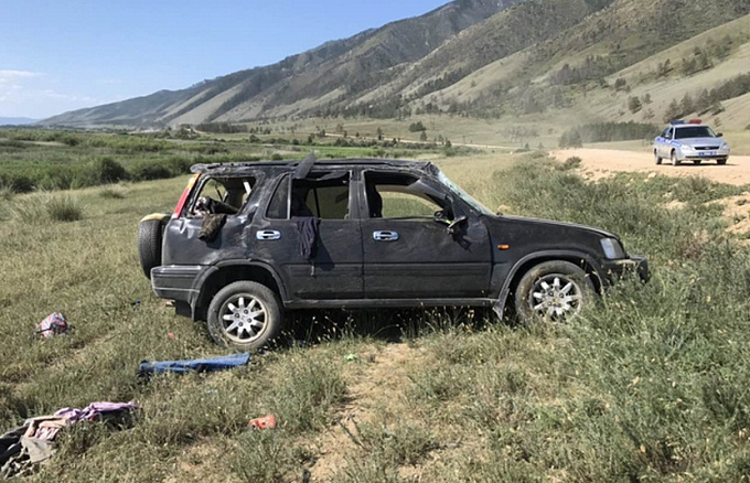 Водитель пострадал в перевернувшейся машине в Бурятии (ФОТО)