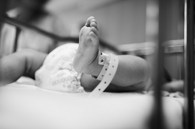 Новорожденного ребенка нашли в подъезде в Бурятии