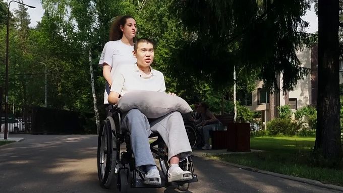 Благотворители оплатили реабилитацию юноше из Бурятии после тяжелой травмы