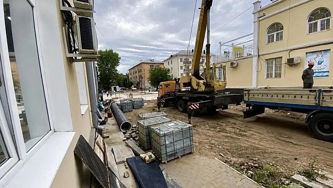 Первая партия гранитной плитки прибыла на Арбат