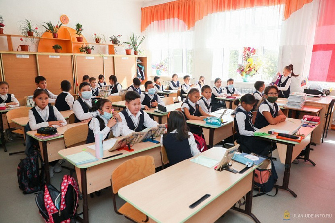 Улан-удэнским первоклассникам продлят учебный год
