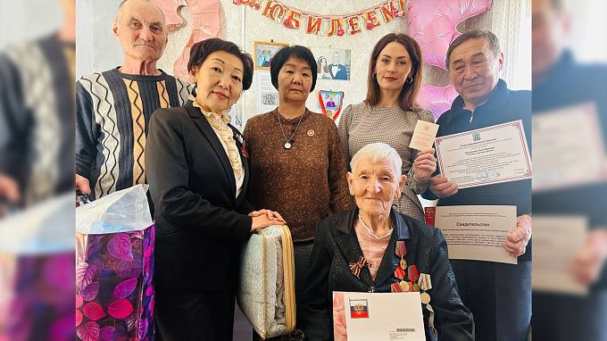Участница трудового фронта отметила 95-летие в Бурятии