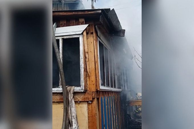 В Бурятии на пожаре пострадала 50-летняя женщина