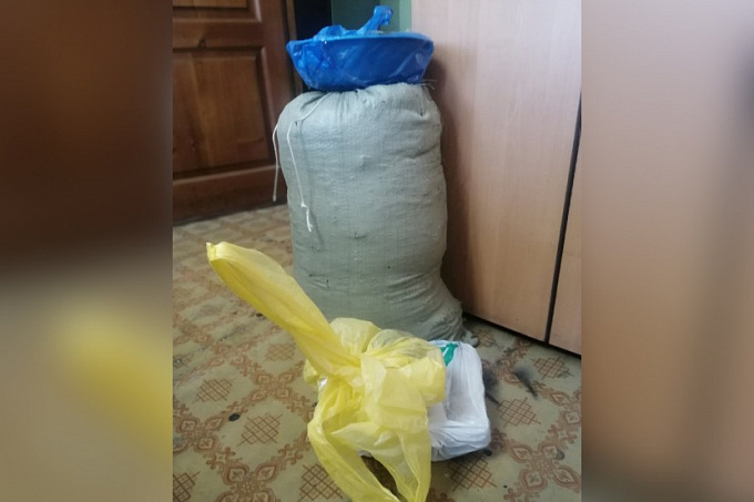 В Улан-Удэ у мужчины под кроватью нашли 5 килограммов марихуаны