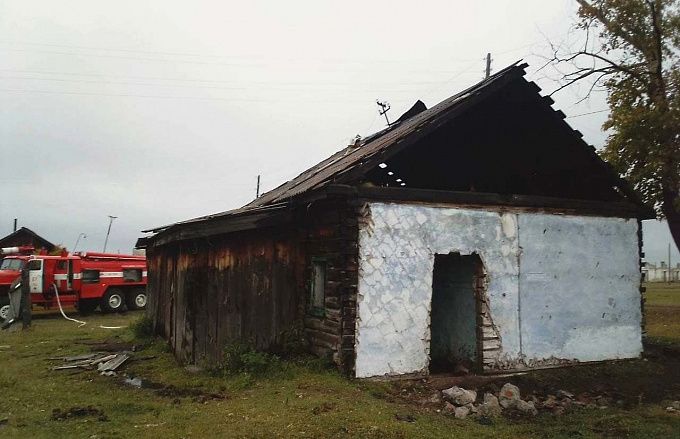 В Бурятии компания подростков устроила пожар в чужом доме