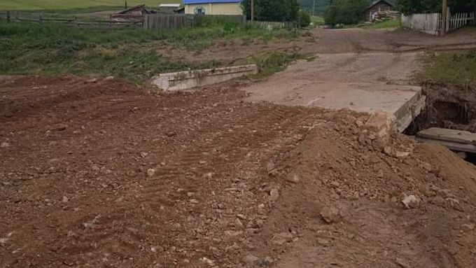 В селе Бурятии восстановили размытый после дождей мост
