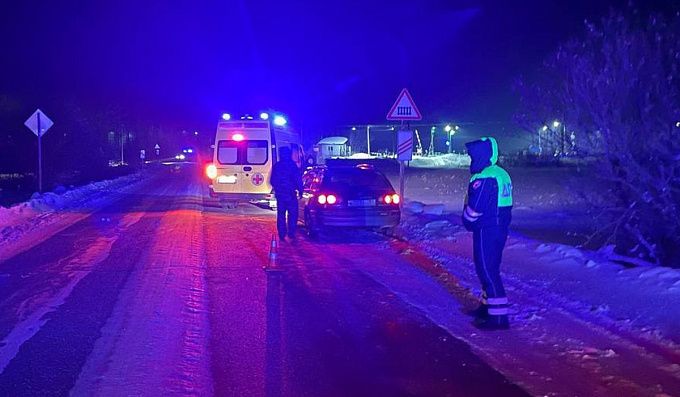 В Бурятии водитель сбил мужчину, который шел по проезжей части в темноте