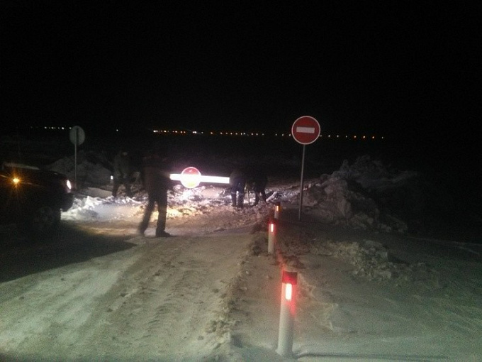 В Бурятии грузовик разрушил недавно открывшуюся ледовую переправу