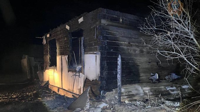 Два человека погибли на пожаре в Бурятии