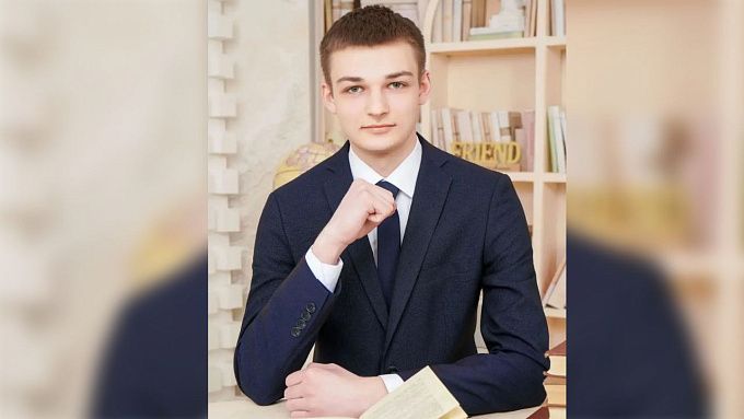 «Два года в круговороте конспектов»: как выпускник из Улан-Удэ получил 290 баллов на ЕГЭ