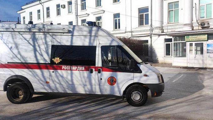 В Улан-Удэ взрывотехники осмотрели «заминированную» больницу