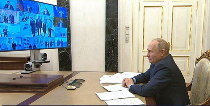 Путин открыл новую модельную библиотеку в Бурятии