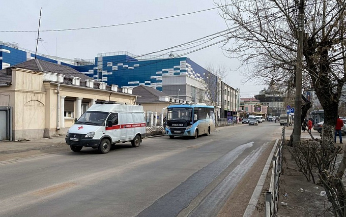 В центре Улан-Удэ подросток попал под колеса автобуса