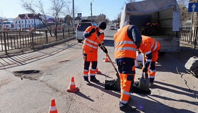 В Улан-Удэ подрядчики, не сделавшие ремонт дорог в срок, поплатятся рублем