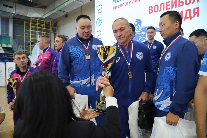 Сборная Бурятии победила на чемпионате ДФО по волейболу сидя