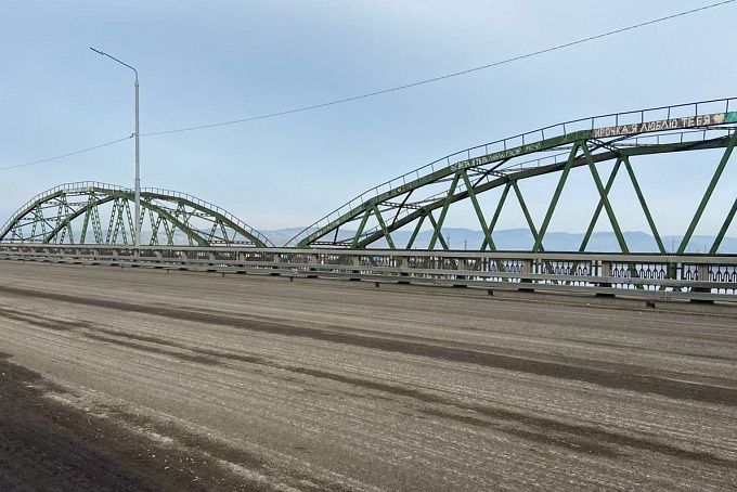 Пробки оправданы: На Селенгинском мосту в Улан-Удэ начался ремонт