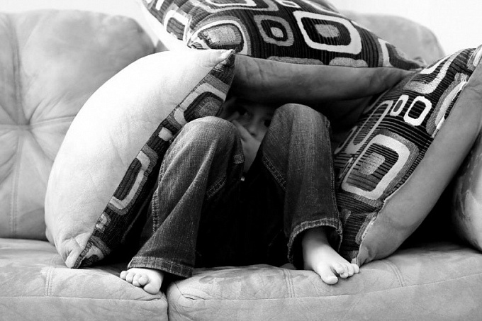 В Улан-Удэ отчим жестоко избил 8-летнего пасынка. А потом заявил, что тот просто упал