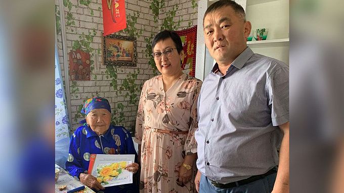 В Бурятии ветеран Великой Отечественной войны отпраздновала 90-летний юбилей