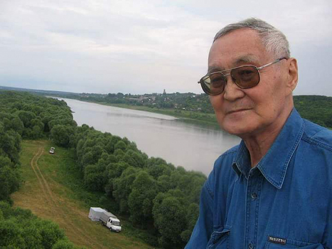 В Бурятии скончался журналист и писатель Владимир Бараев